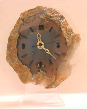 clock-280405-1.jpg